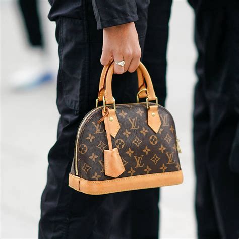 louis vuitton bag century 21|history of Louis Vuitton handbags.